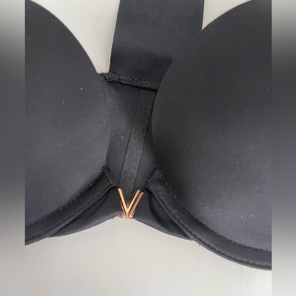 Black racer back front closure bra by Victoria’s Secret - Picture 2 of 5